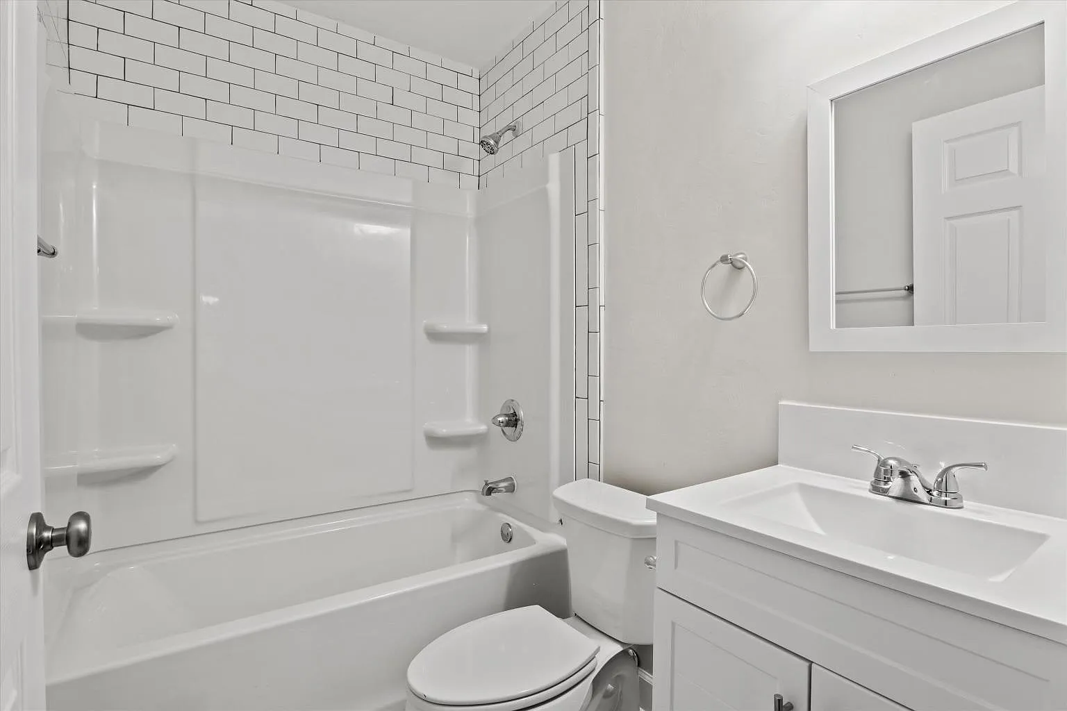 3 bed, 1000 sqft, $2,800 — Photo 1