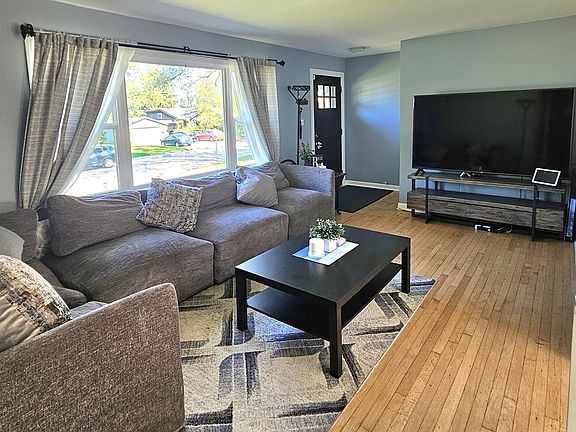 5th image of 10027 Huntington Ct