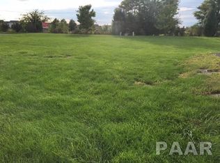 10018 N Knoxville Ave, Peoria, IL 61615