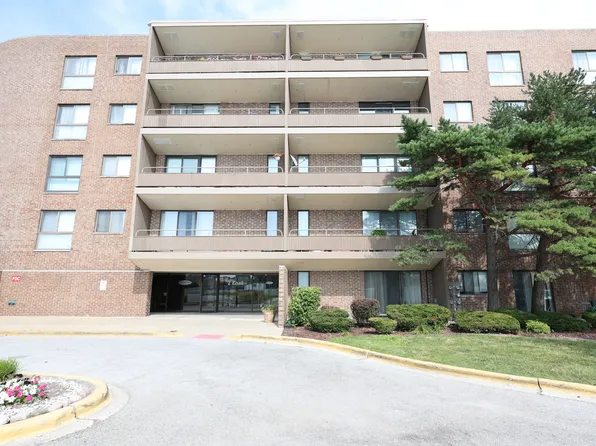 7 E Carriageway Dr APT 408, Hazel Crest, IL 60429