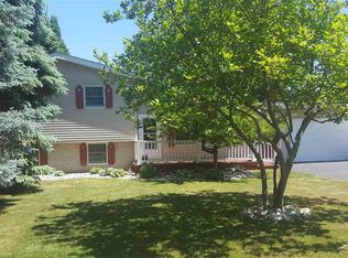 1440 Hemmeter Rd, Saginaw, MI 48638