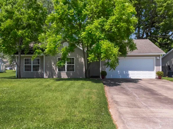 630 W Baird St, Carbondale, IL 62901