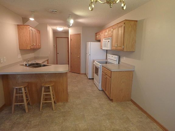 4th image of 833 Winsome Way NW