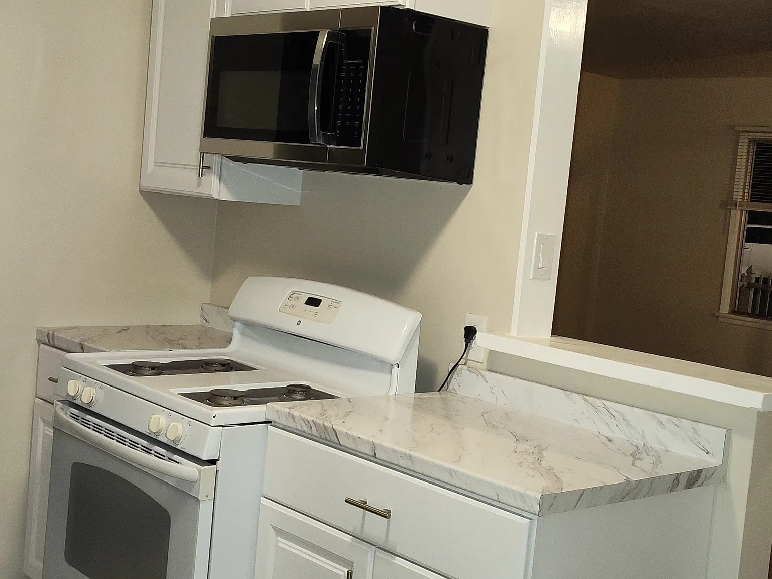 2 bed, 801 sqft, $3,800 — Photo 2