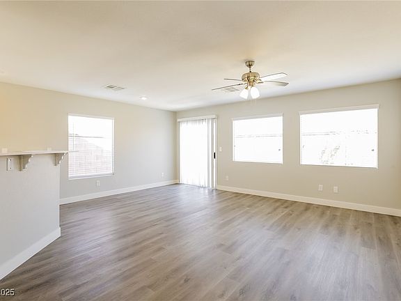 4th image of 3122 Fern Crest Ave