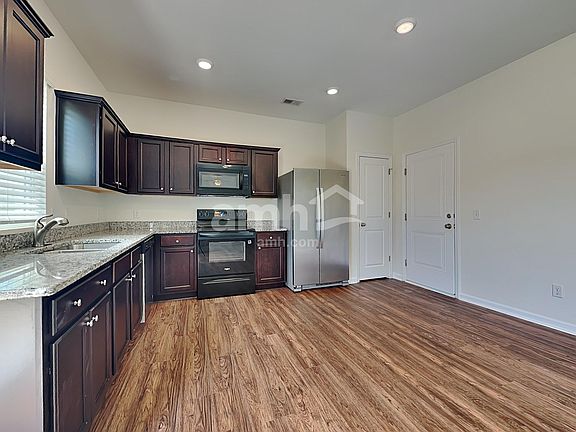 3rd image of 163 Orion Way
