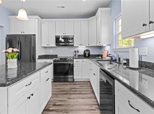 102 Tree Ln #A, Suffolk, VA 23437