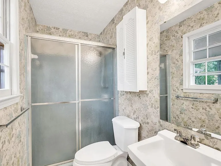 106 Chestnut Dr — Photo 18