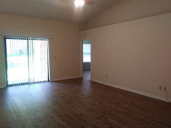 5th image of 1600A Akridge Dr