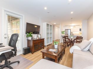 808 Sangster Pl #210, New Westminster, BC V3L 5W3