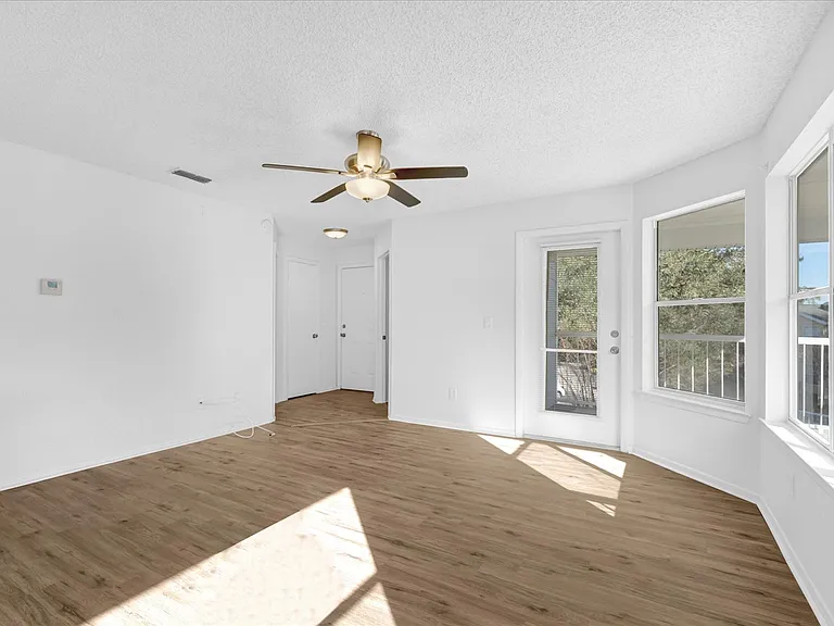 2585 Grassy Point Dr #211 — Photo 12