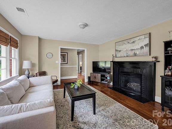 3rd image of 1227 Barkley Rd