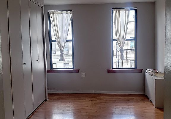 3rd image of 188 Wyckoff Ave APT 3R