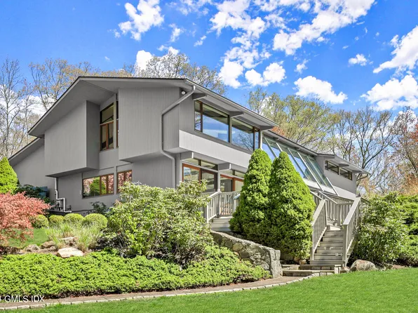 14 Patricia Ln, Cos Cob, CT 06807