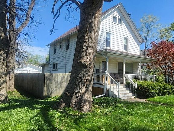 2nd image of 216 W Chippewa St