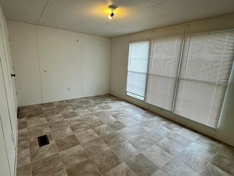 6343 Beloit Ave — Photo 17