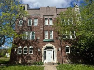 2453 N 17th St, Milwaukee, WI 53206