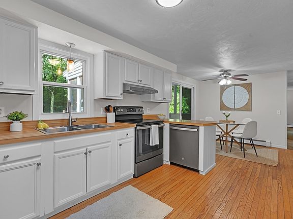 5th image of 27 Redwood Dr
