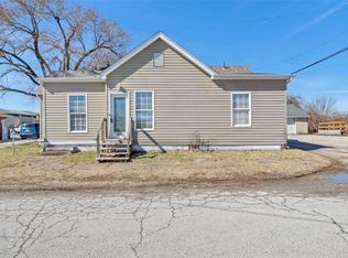 205 N Locust St, Wright City, MO 63390