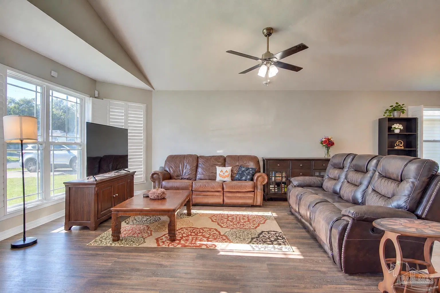 3 bed, 1601 sqft, $1,850 — Photo 3