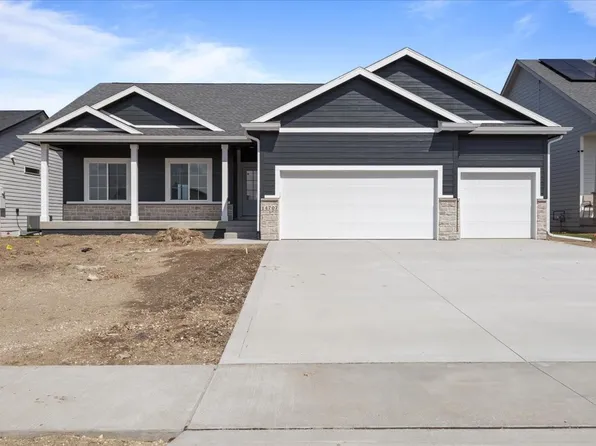 14707 N Valley Dr, Urbandale, IA 50323
