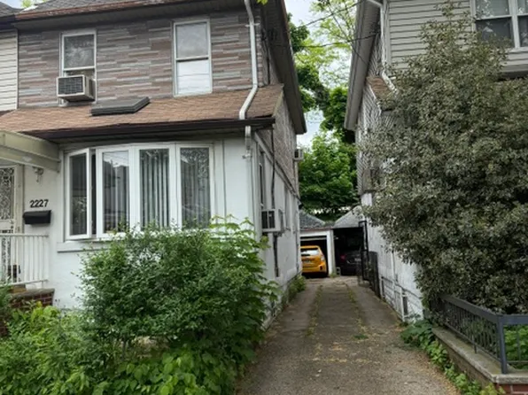 2227 East 15th Street image 1 of 11