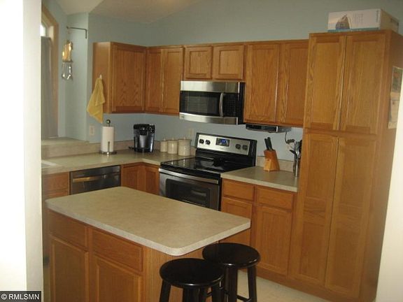 4th image of 825 Daniel Dr S
