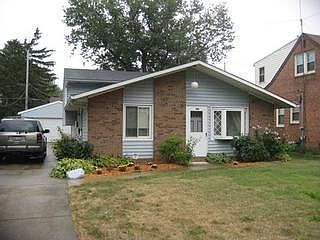 2nd image of 145 Burton St