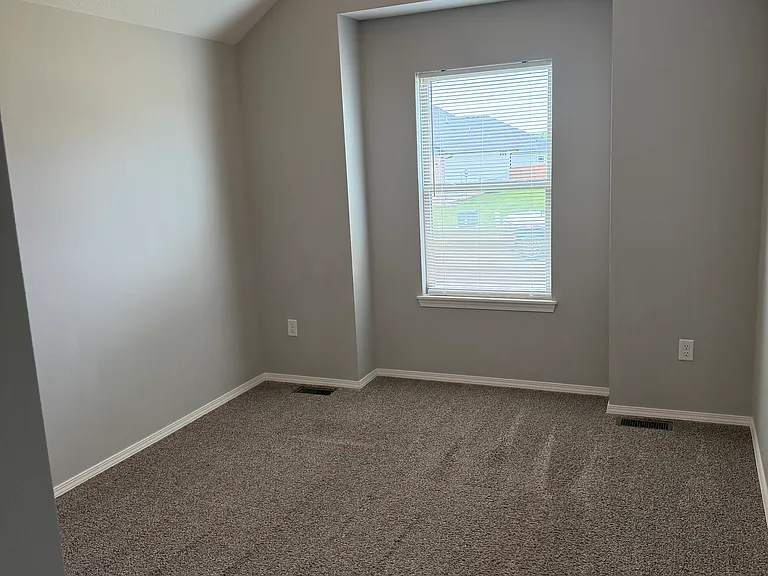 730 E Penzance Cir — Photo 14