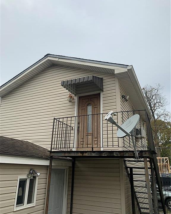 1st image of 2040 Marengo St