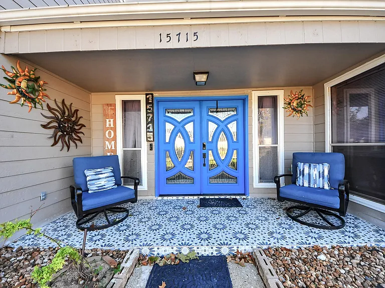 15715 Creekhaven Dr — Photo 37