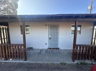 117 40th St NW #3, Albuquerque, NM 87105