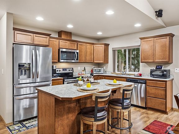 5th image of 6020 162nd Street E