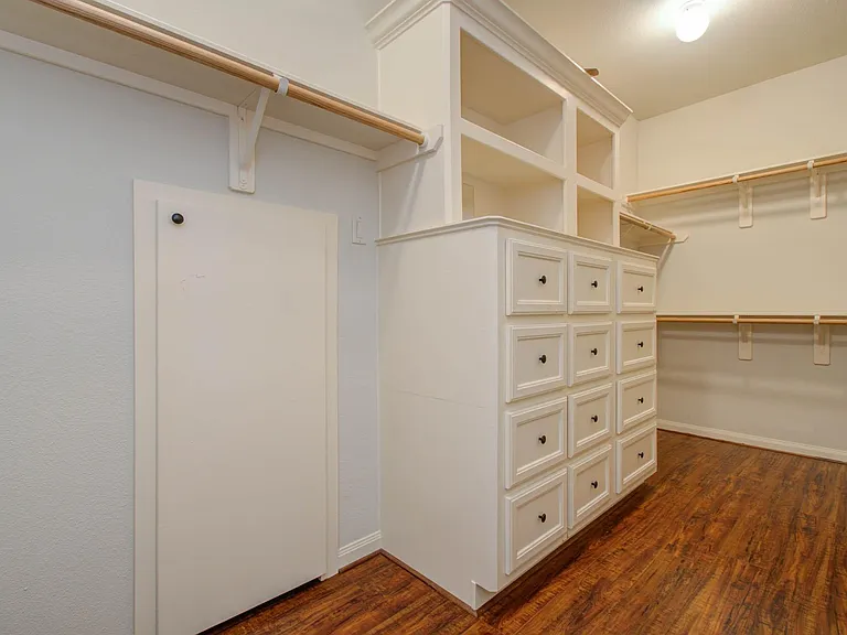 10205 Brooktree Dr — Photo 18