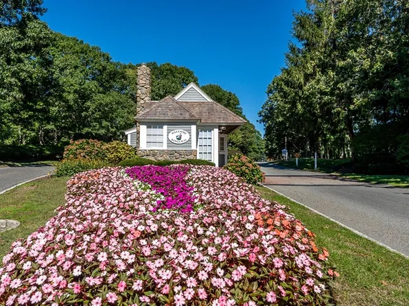 46 Forest Gate Vlg #8, Yarmouth Port, MA 02675