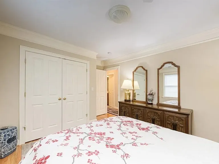 68 Charles Ct — Photo 18