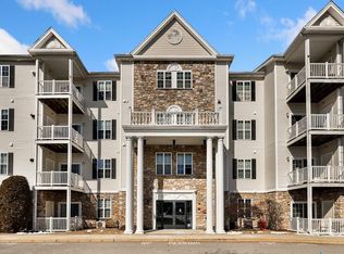 23 Hampshire Rd APT 303, Methuen, MA 01844