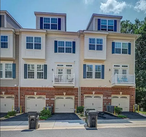 3 bed, 2194 sqft, $2,950 — Photo 1