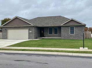 1743 Bell Ford Dr W, Seymour, IN 47274