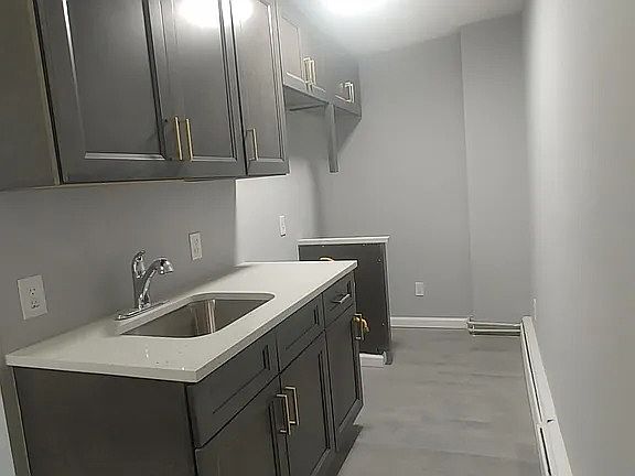 5th image of 54 Johnston St APT 3