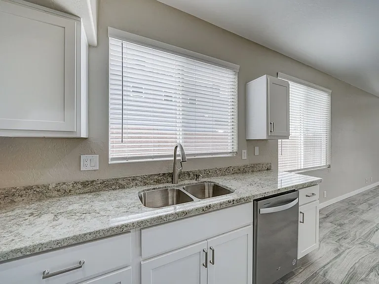 3720 S Heath Way — Photo 9