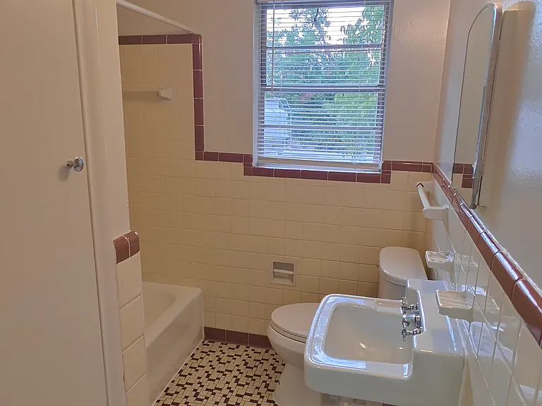 8815 Gaston Pkwy #D — Photo 11