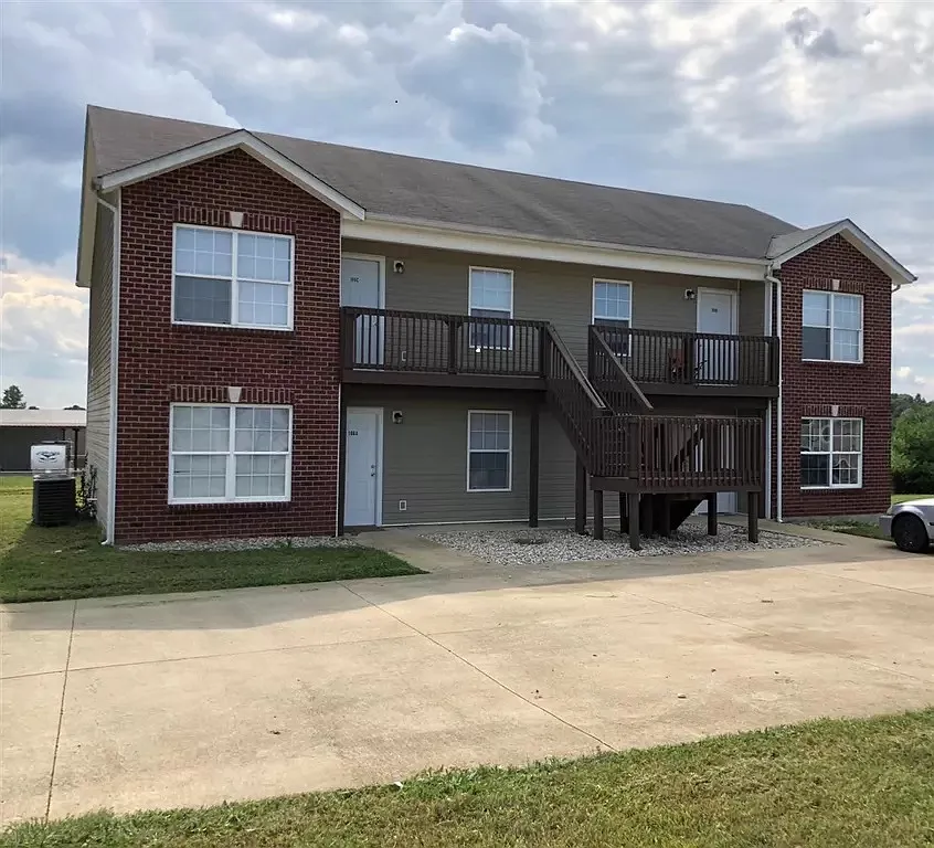 2 bed, 840 sqft, $950 — Photo 1