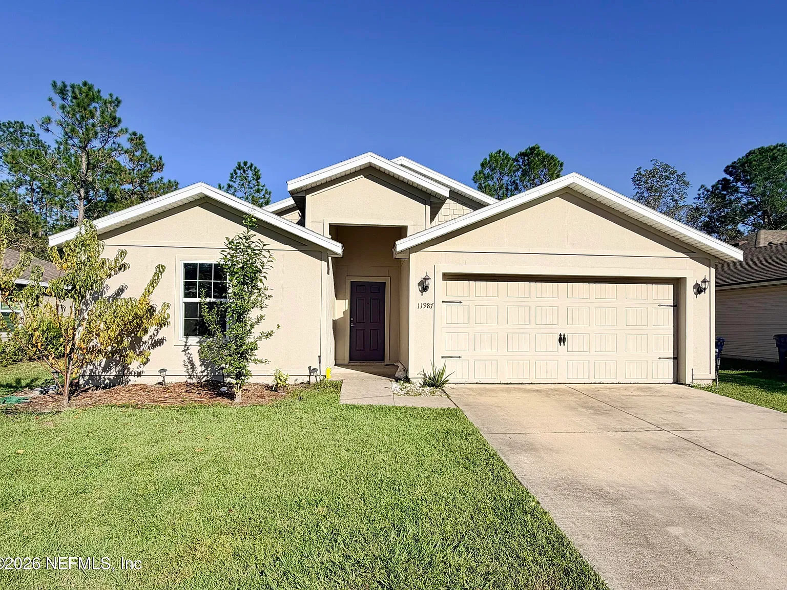 3 bed, 2.0 bath, 1672 sqft, $2,100 — Photo 1