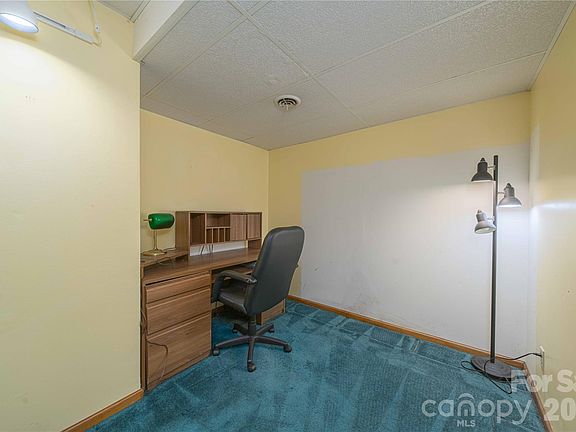 4th image of 120 Regency Rd