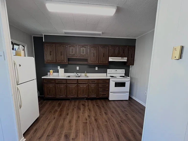 221 E Melrose St #B — Photo 4