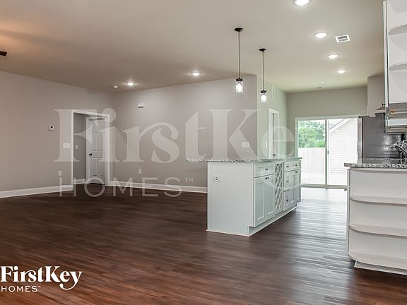 5th image of 5039 Tuckaseegee Rd