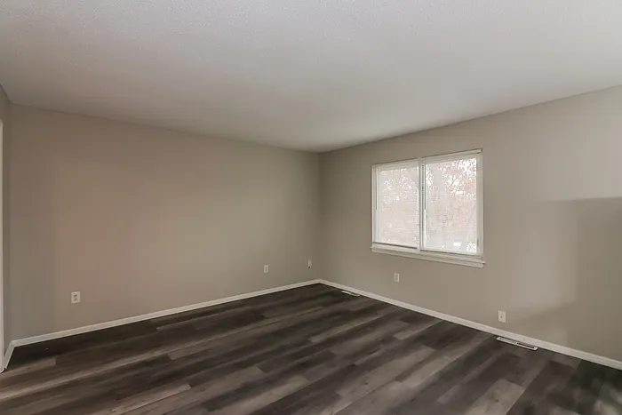 8502 Pershing Rd — Photo 4