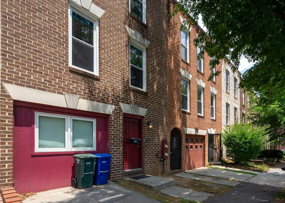 Building Photo - 1520 Pennsylvania Ave SE #1F