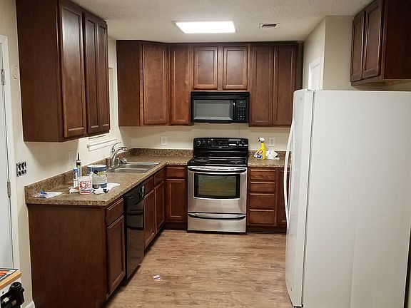 2nd image of 2990 Bent Oak Dr